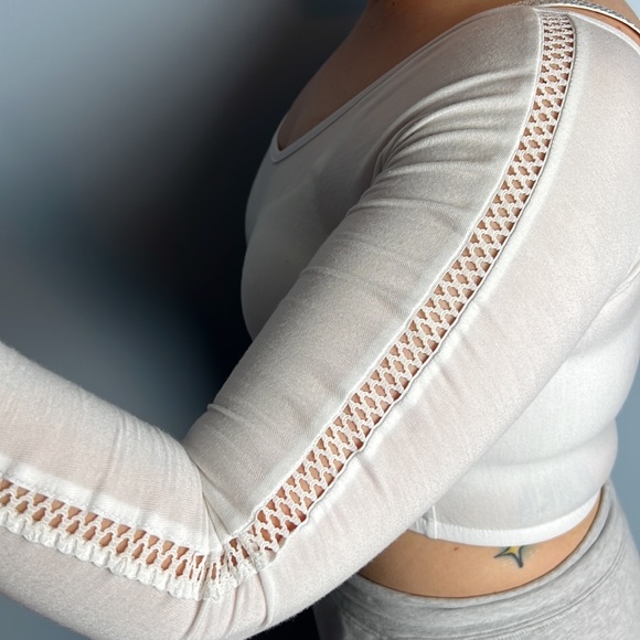 Sleevey Wonders Arm Trim Top - Picture 10 of 16